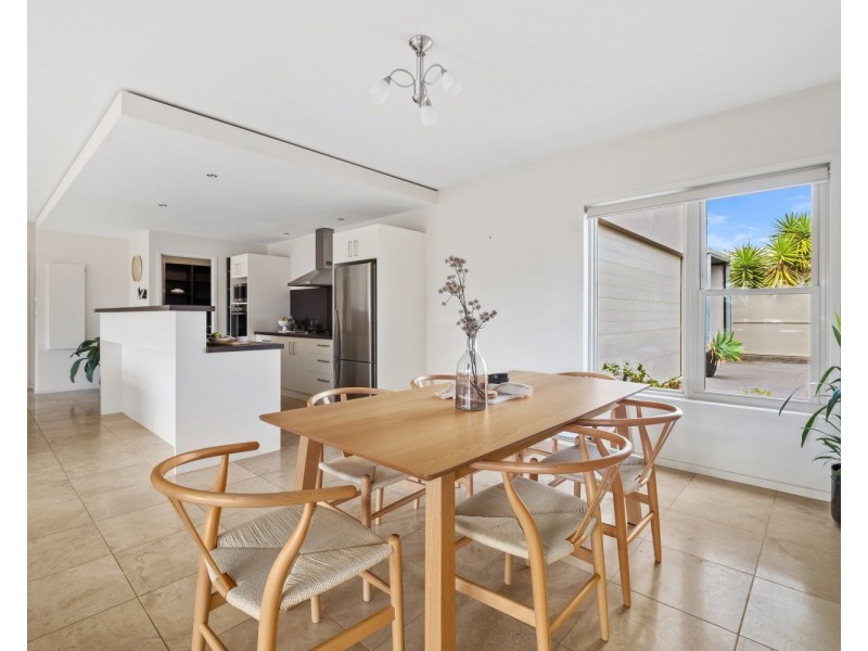 1/8 Phillis Street, Kangaroo Flat VIC 3555