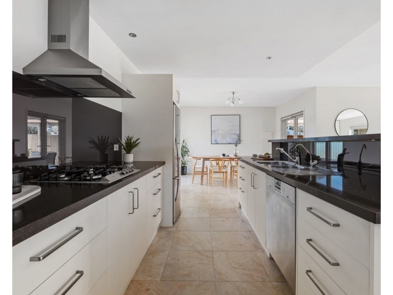 1/8 Phillis Street, Kangaroo Flat VIC 3555