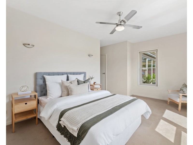 1/8 Phillis Street, Kangaroo Flat VIC 3555