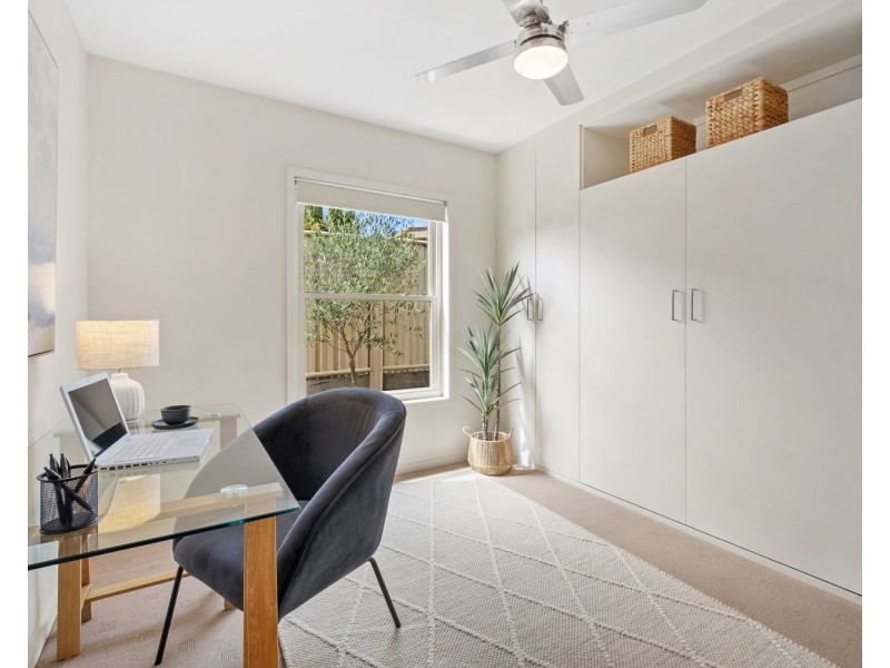 1/8 Phillis Street, Kangaroo Flat VIC 3555