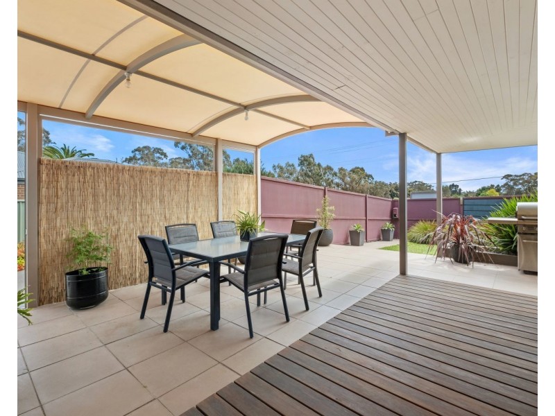 1/8 Phillis Street, Kangaroo Flat VIC 3555