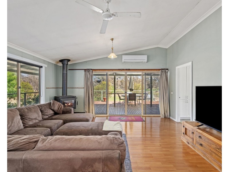 15  Daffodil Lane, Ravenswood VIC 3453