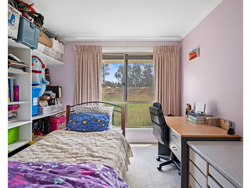 15  Daffodil Lane, Ravenswood VIC 3453