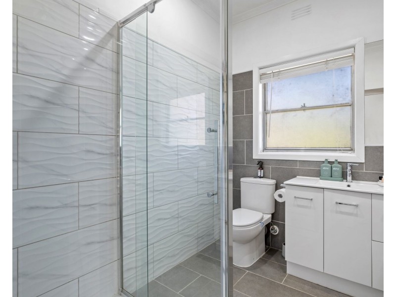 18 Carolin Street, Flora Hill VIC 3550