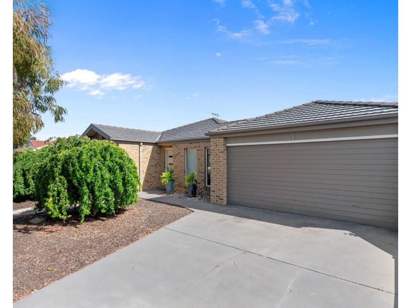 26 Cooba Drive, Epsom VIC 3551