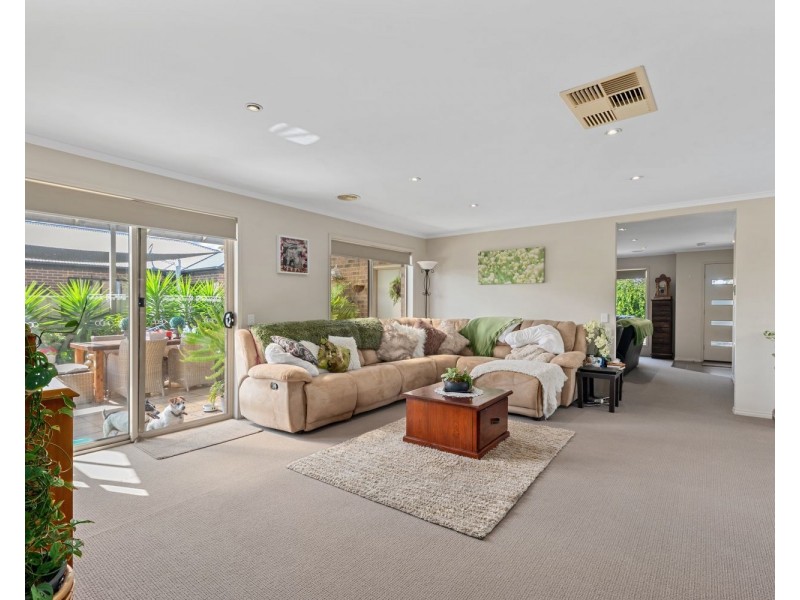 26 Cooba Drive, Epsom VIC 3551