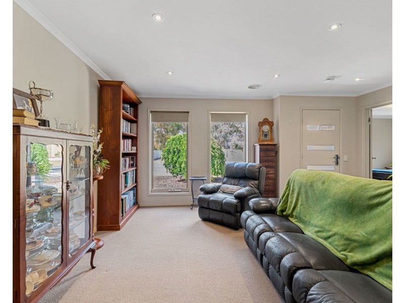 26 Cooba Drive, Epsom VIC 3551