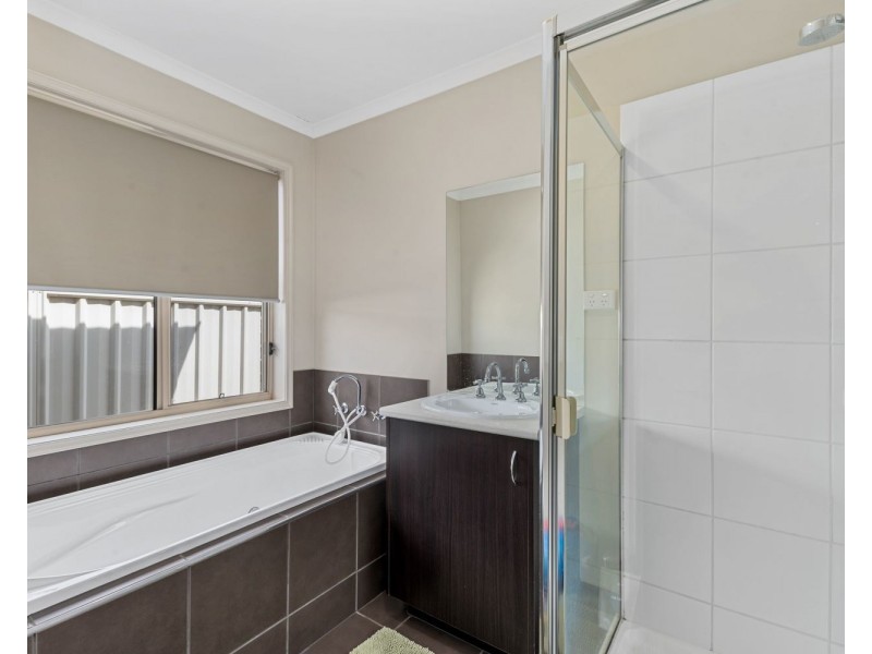 26 Cooba Drive, Epsom VIC 3551