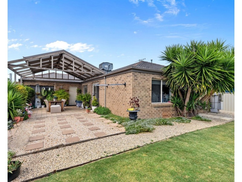 26 Cooba Drive, Epsom VIC 3551