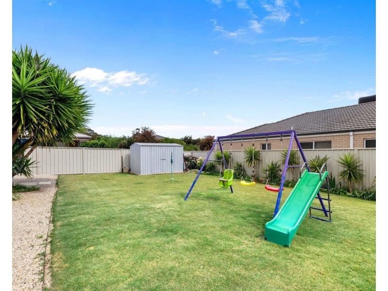 26 Cooba Drive, Epsom VIC 3551