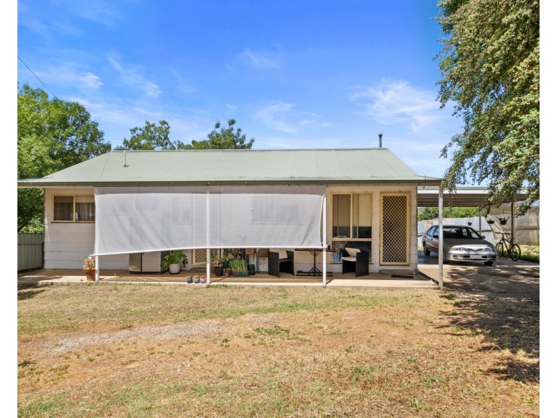 16 Towers Street, Flora Hill VIC 3550