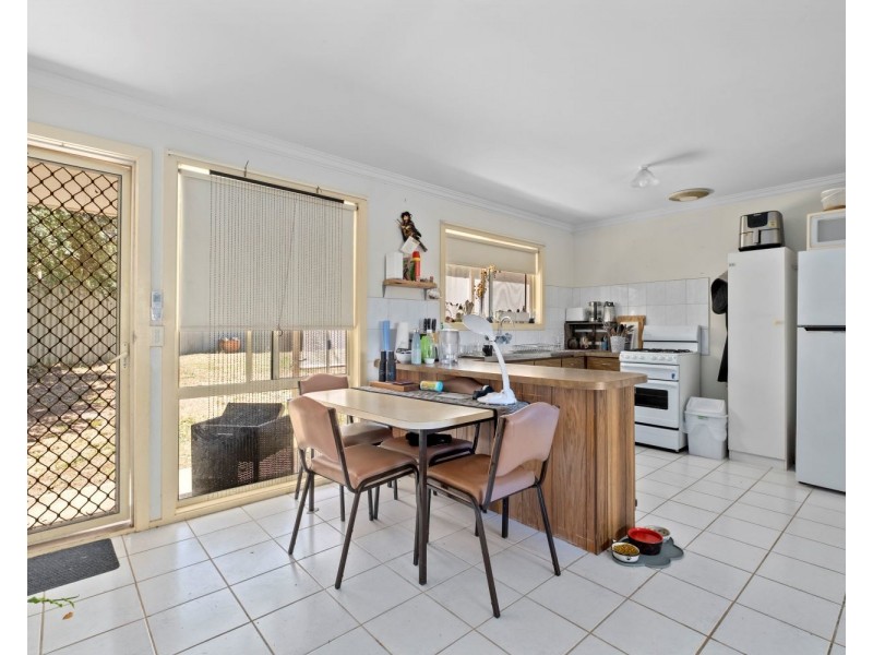 16 Towers Street, Flora Hill VIC 3550