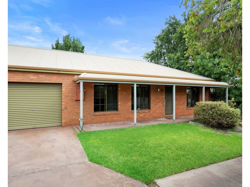 2/21 Michael Street, Kennington VIC 3550