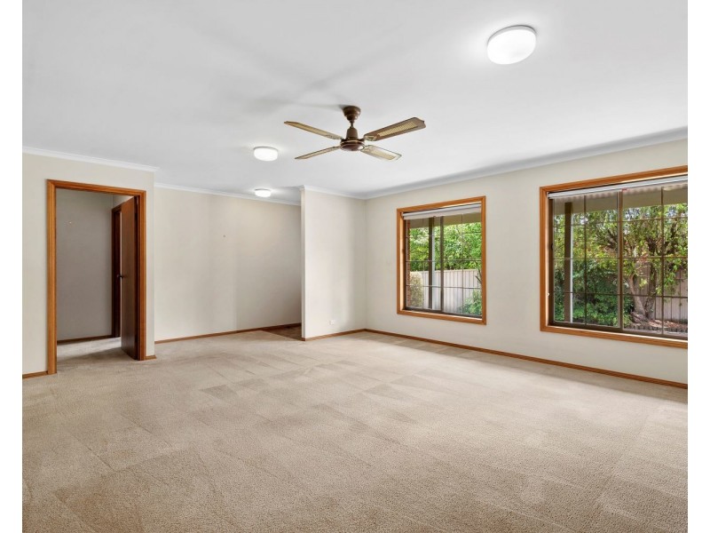 2/21 Michael Street, Kennington VIC 3550