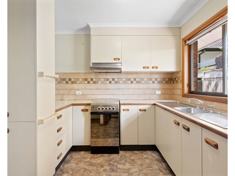 2/21 Michael Street, Kennington VIC 3550