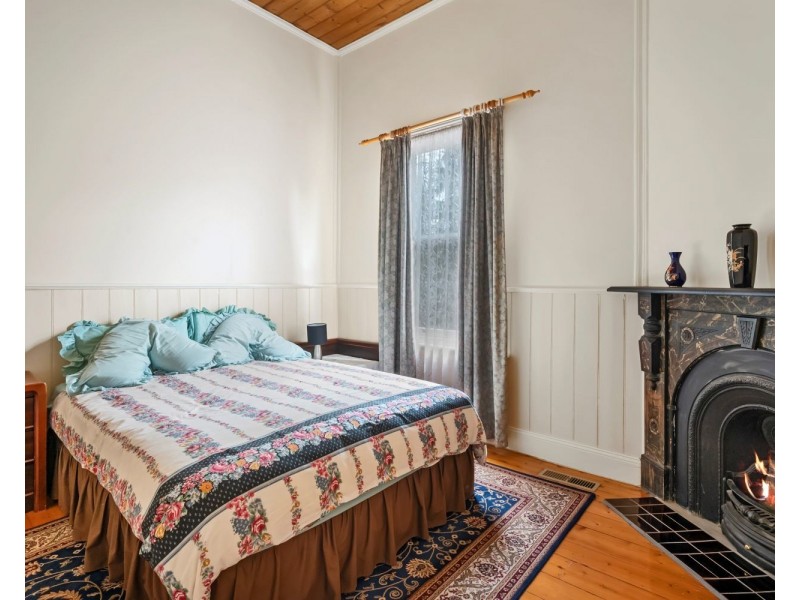 205  Eaglehawk Road, Long Gully VIC 3550