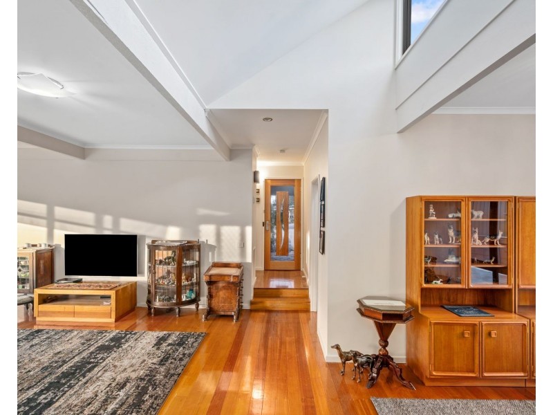 6 McIvor Court, Kennington VIC 3550