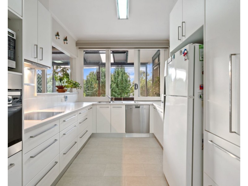 6 McIvor Court, Kennington VIC 3550