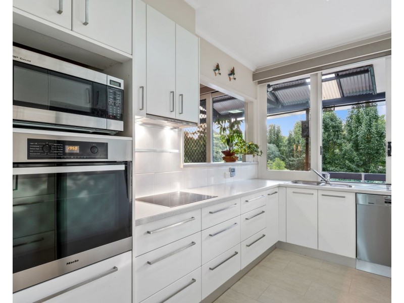 6 McIvor Court, Kennington VIC 3550