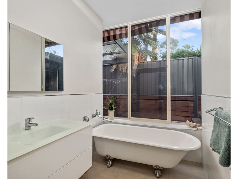 6 McIvor Court, Kennington VIC 3550