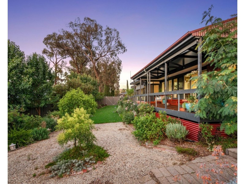 6 McIvor Court, Kennington VIC 3550