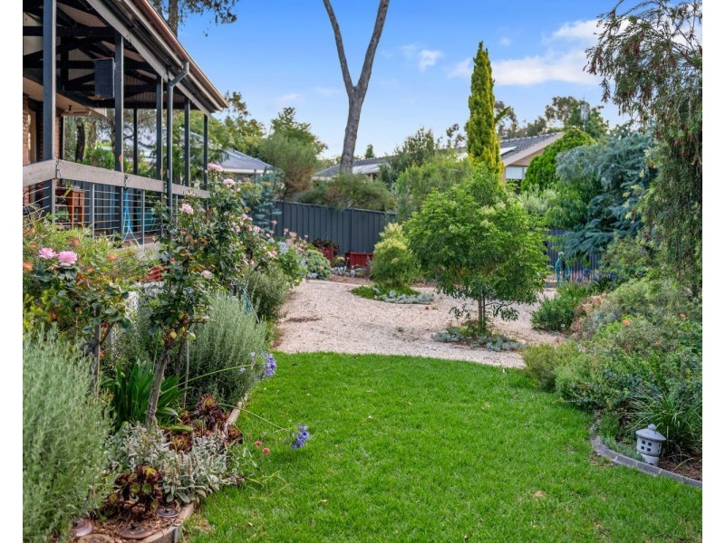 6 McIvor Court, Kennington VIC 3550