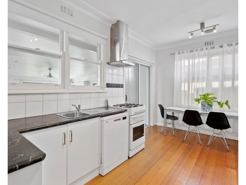 6 Benghasi Avenue, Golden Square VIC 3555