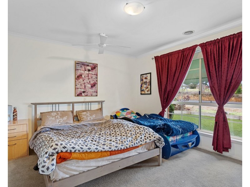 235 Aspinall Street, Kangaroo Flat VIC 3555