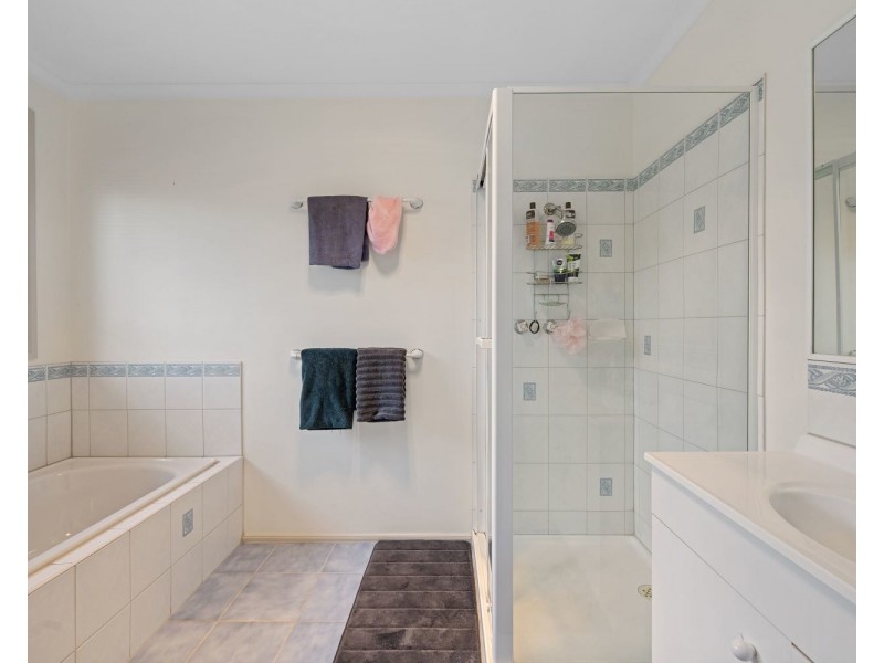 235 Aspinall Street, Kangaroo Flat VIC 3555