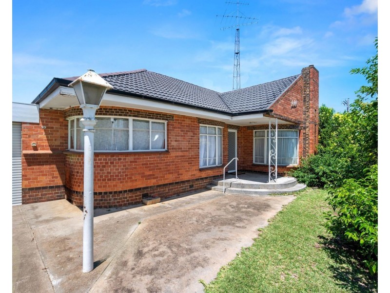 99 Sternberg Street, Kennington VIC 3550