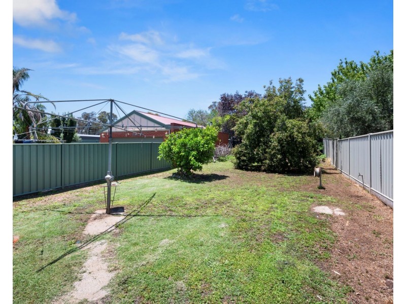 99 Sternberg Street, Kennington VIC 3550