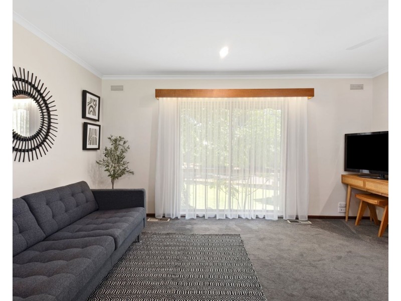 23 Woodbury Street, Strathdale VIC 3550