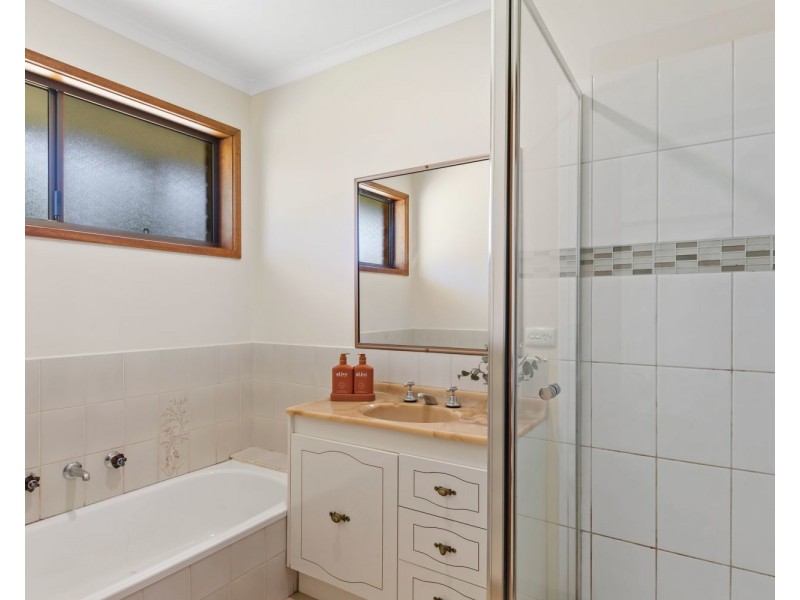 23 Woodbury Street, Strathdale VIC 3550