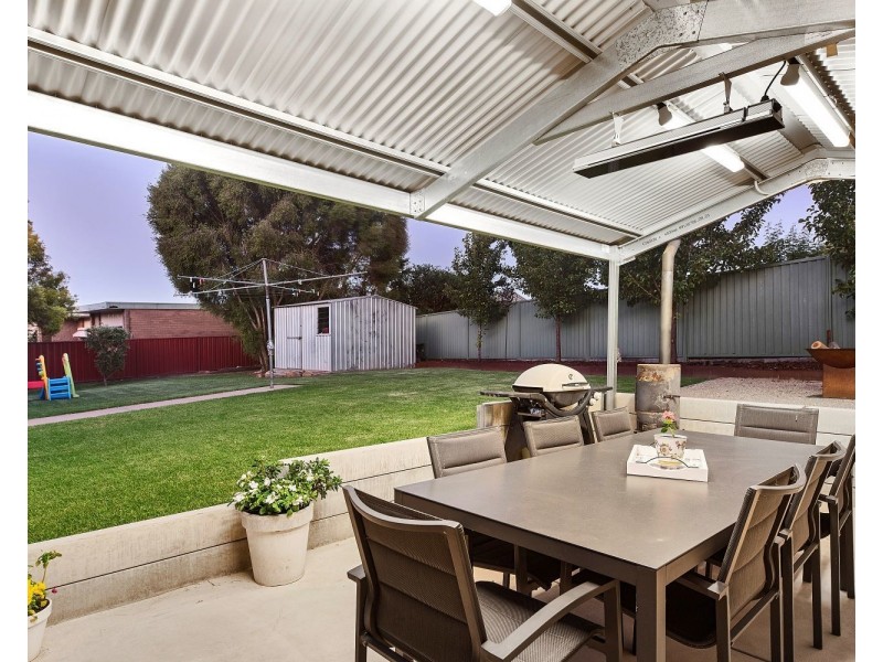 23 Woodbury Street, Strathdale VIC 3550