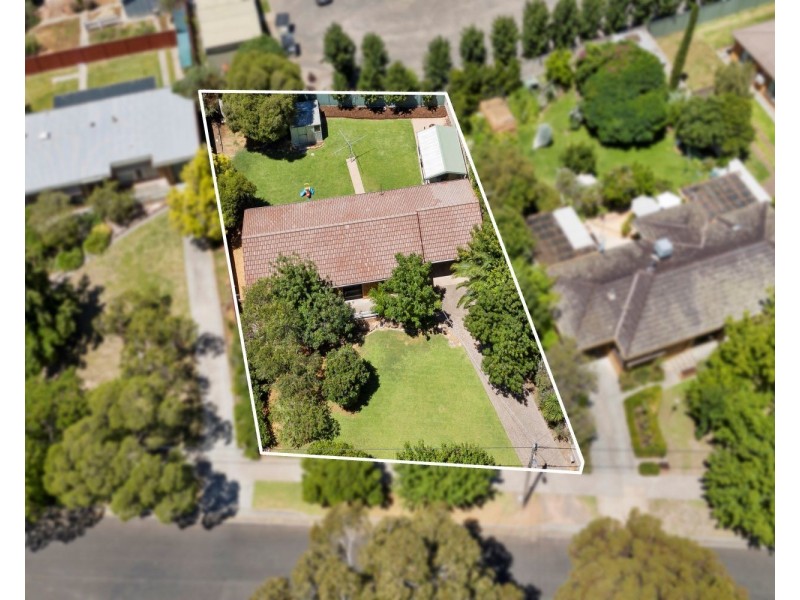 23 Woodbury Street, Strathdale VIC 3550