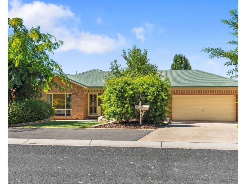 99 Morrison Street, Kangaroo Flat VIC 3555