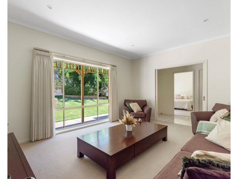 99 Morrison Street, Kangaroo Flat VIC 3555