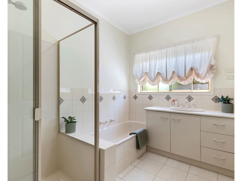 99 Morrison Street, Kangaroo Flat VIC 3555