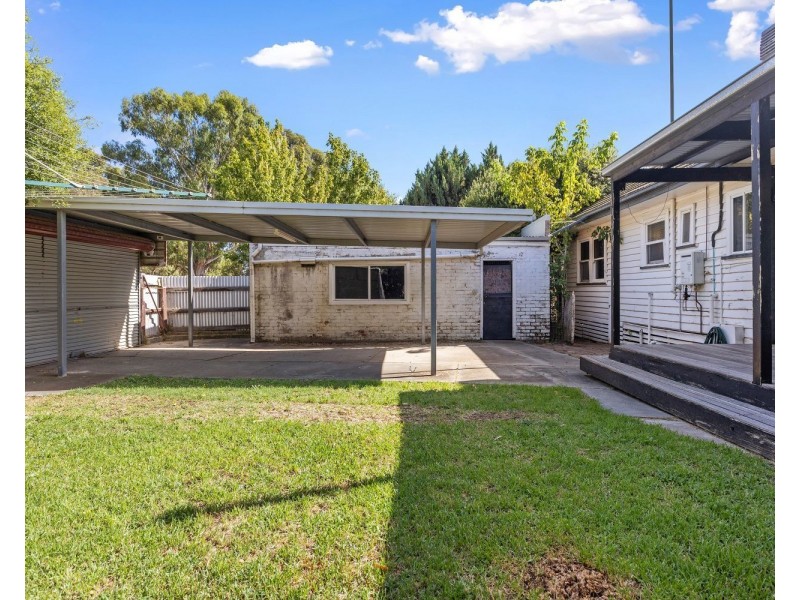 7 Royal Avenue, Kennington VIC 3550