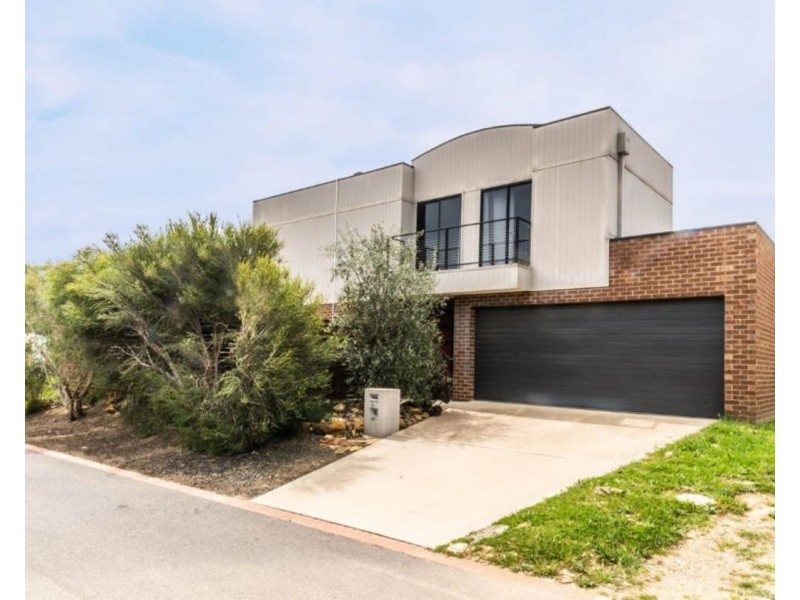 1 Lorne Terrace, Flora Hill VIC 3550