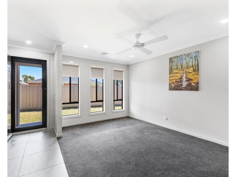 10 Limousin Court, Ascot VIC 3551