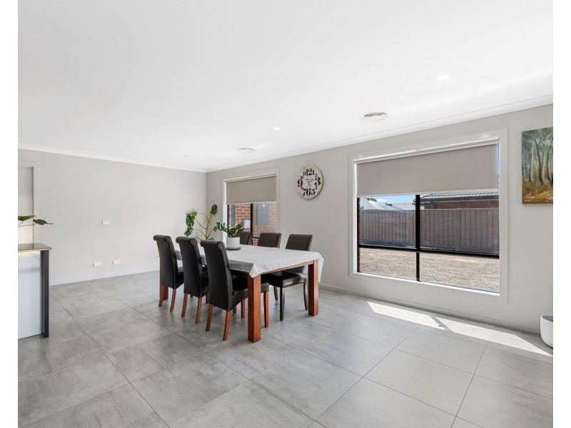 10 Limousin Court, Ascot VIC 3551