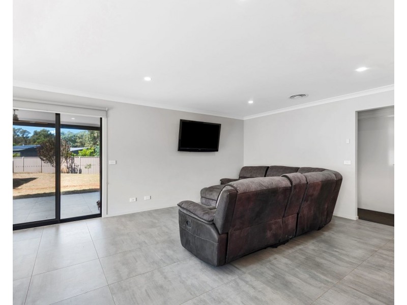 10 Limousin Court, Ascot VIC 3551