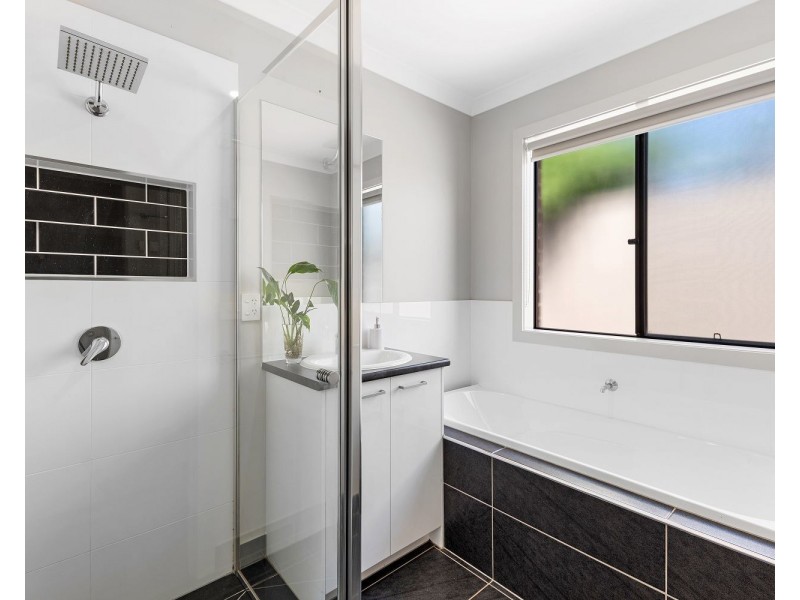 10 Limousin Court, Ascot VIC 3551