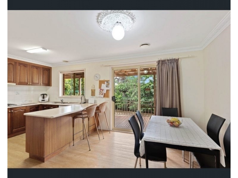 2/6 Davey Close, Flora Hill VIC 3550