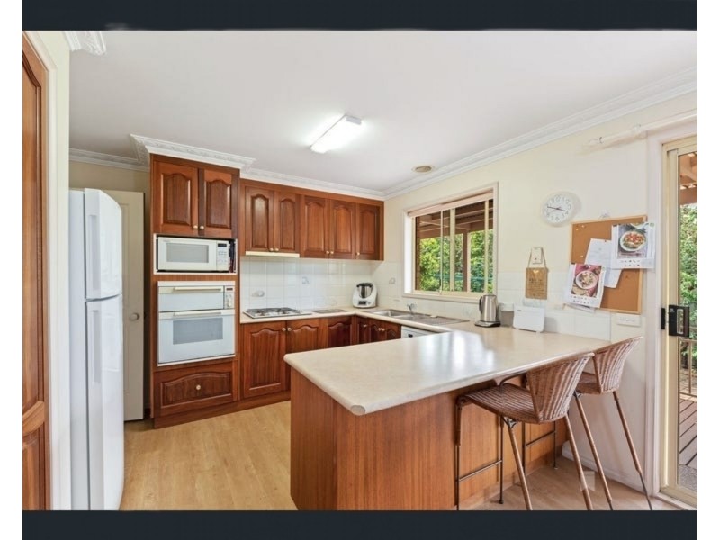 2/6 Davey Close, Flora Hill VIC 3550