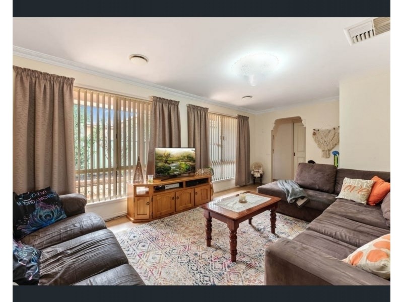 2/6 Davey Close, Flora Hill VIC 3550