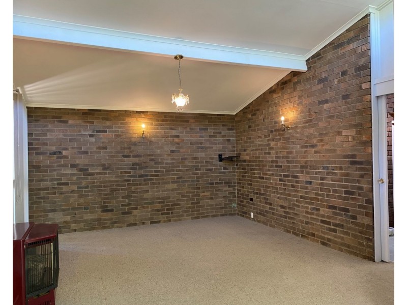 15 Button Street, Strathdale VIC 3550