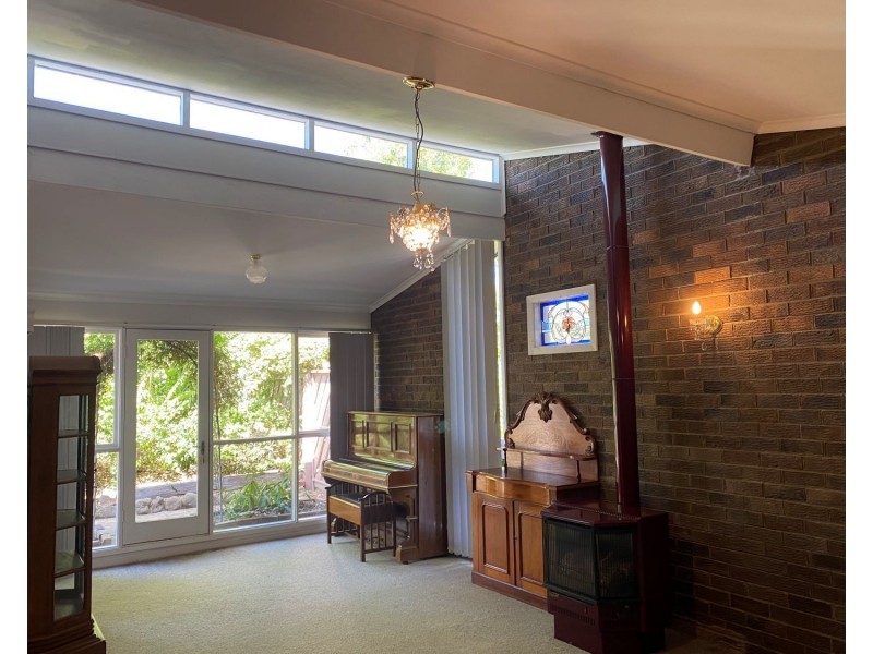 15 Button Street, Strathdale VIC 3550