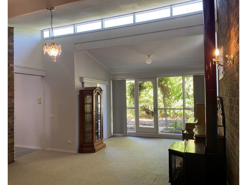 15 Button Street, Strathdale VIC 3550